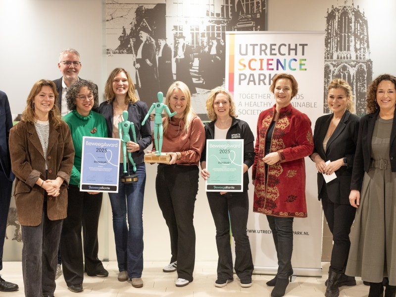 winnaars beweegaward 2025 en staatssecretaris judith tielen