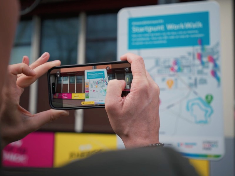workwalks wandelroutes worden gescand met mobiel